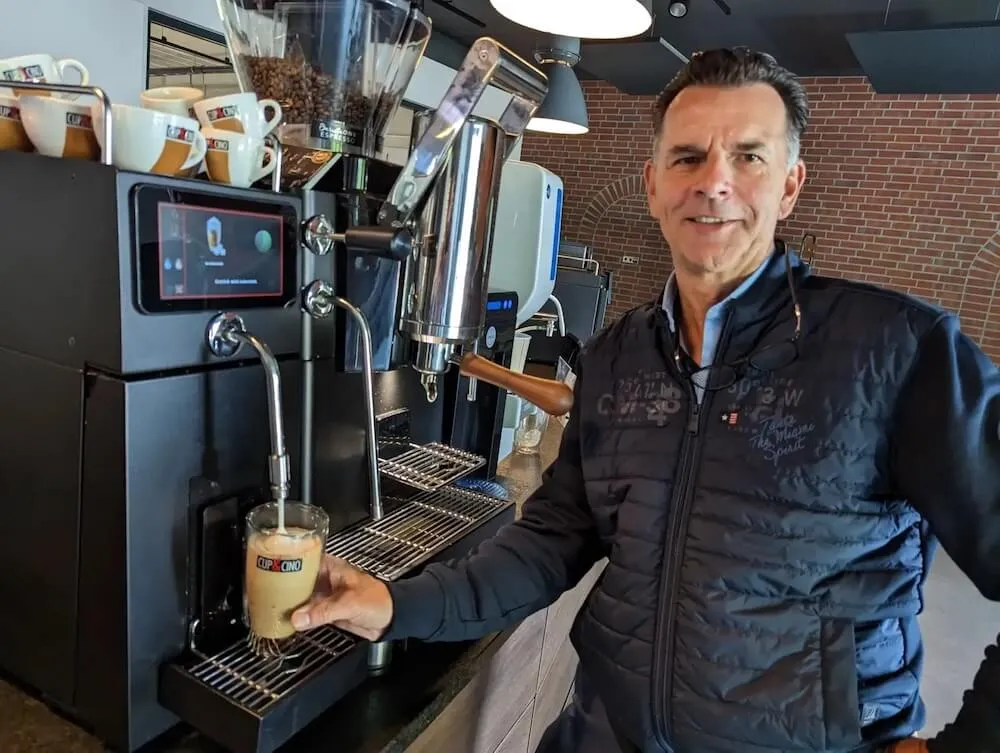 Frank Epping_Cup&Cino_BaristaOne_Latte Art Factory